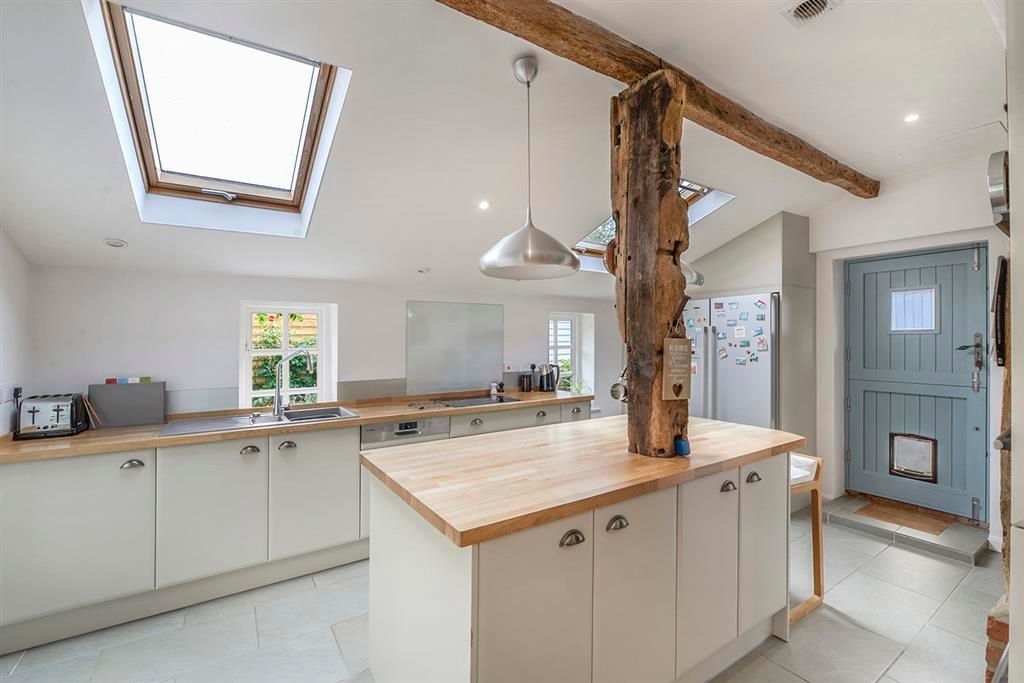 Property photo 3 of 15 Kitchen