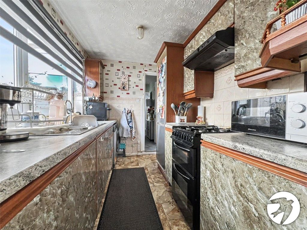 Property photo 3 of 12 Kitchen