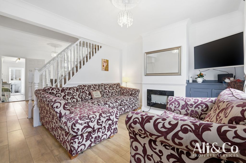 Property photo 2 of 20