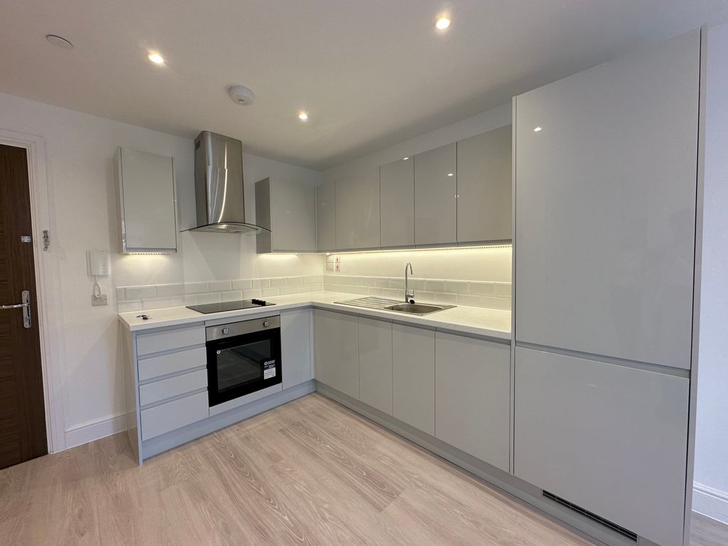 Property photo 3 of 7 Kitchen