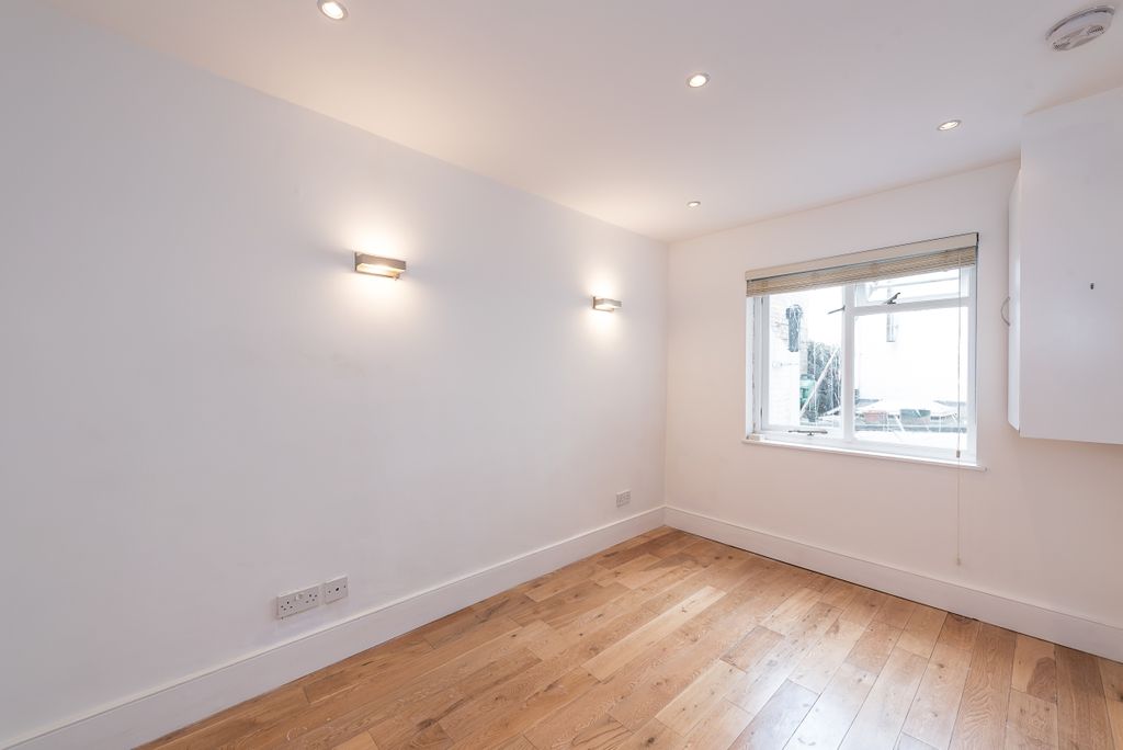 Property photo 2 of 7 Studio Room