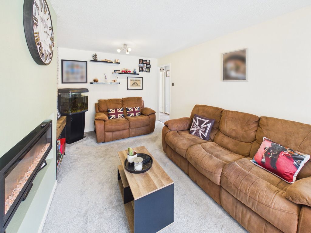 Property photo 3 of 12
