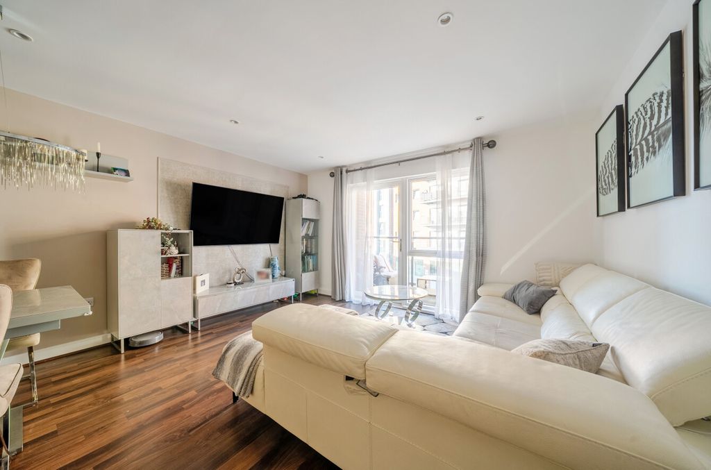 Property photo 3 of 13 1534640-11-6Ad25A...