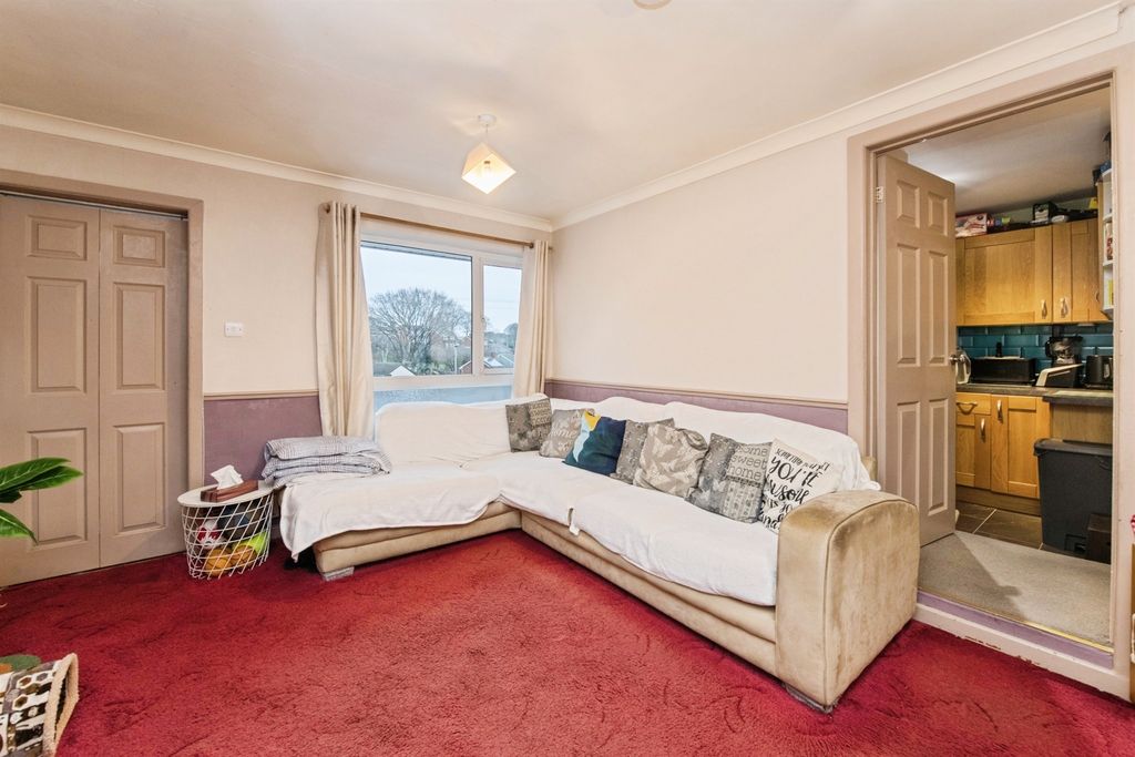 Property photo 3 of 19