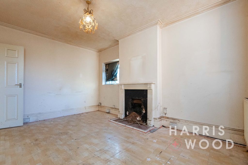 Property photo 3 of 21 4679443