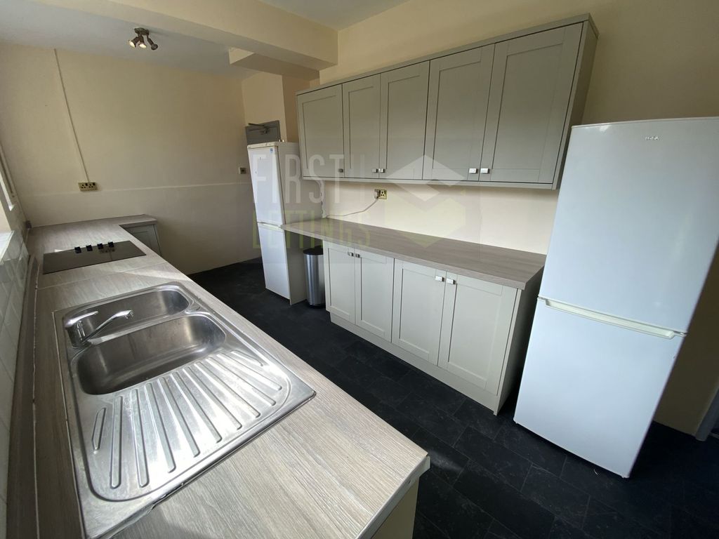 Property photo 1 of 15 Photo 14