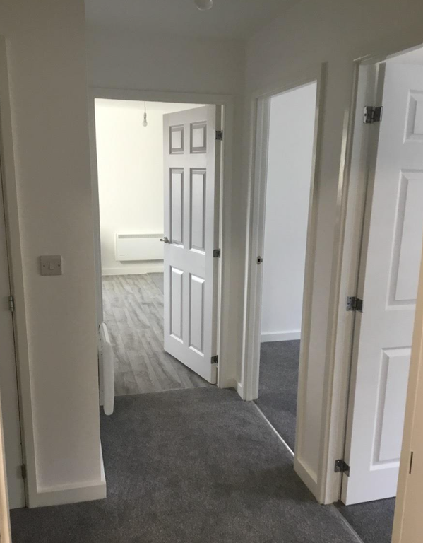 Property photo 1 of 6 Hallway