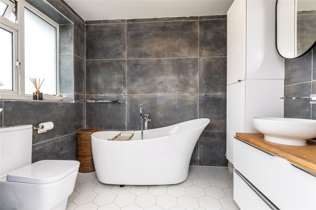 Property photo 2 of 14 Picture No. 07