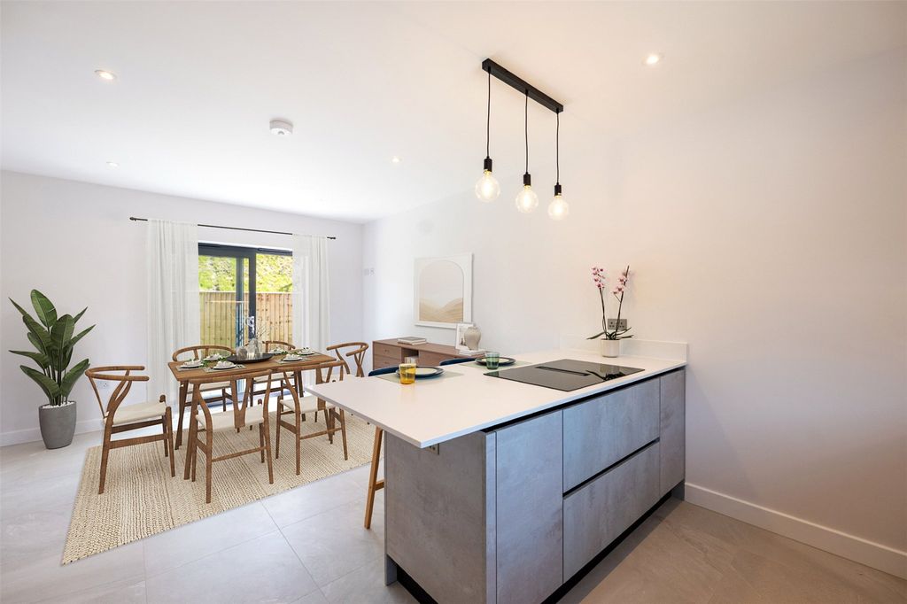 Property photo 3 of 12 Kitchen/Diner