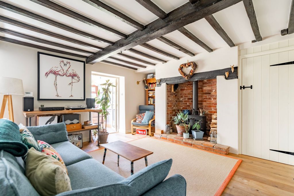 Property photo 2 of 26