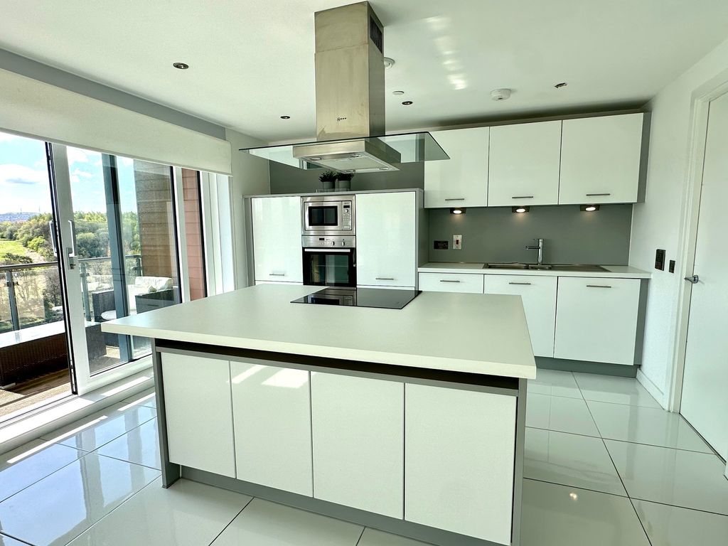 Property photo 3 of 15 Kitchen