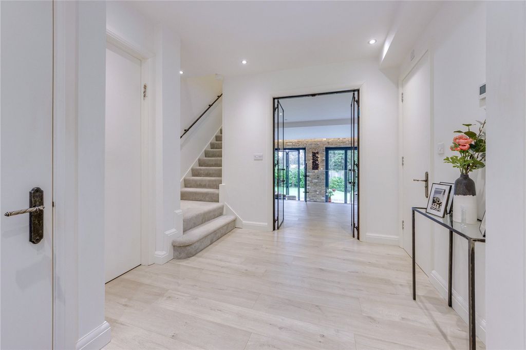 Property photo 2 of 35 Picture No. 05