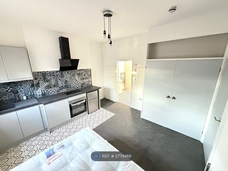 Property photo 1 of 34