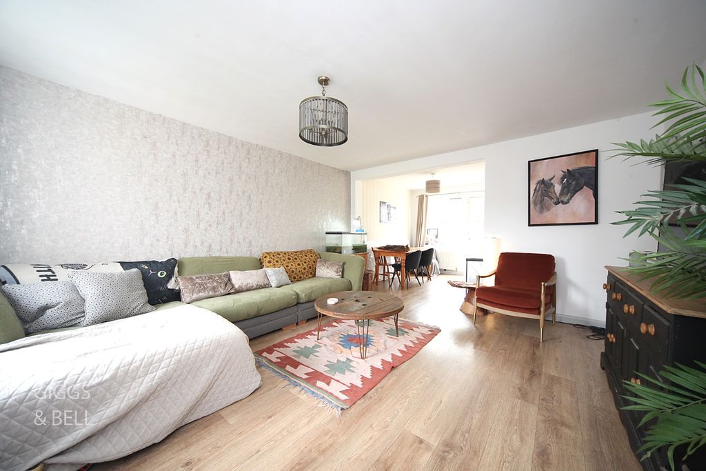 Property photo 3 of 23 5529192