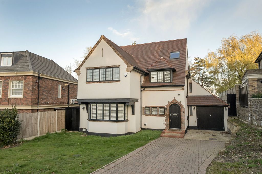 Property photo 1 of 33