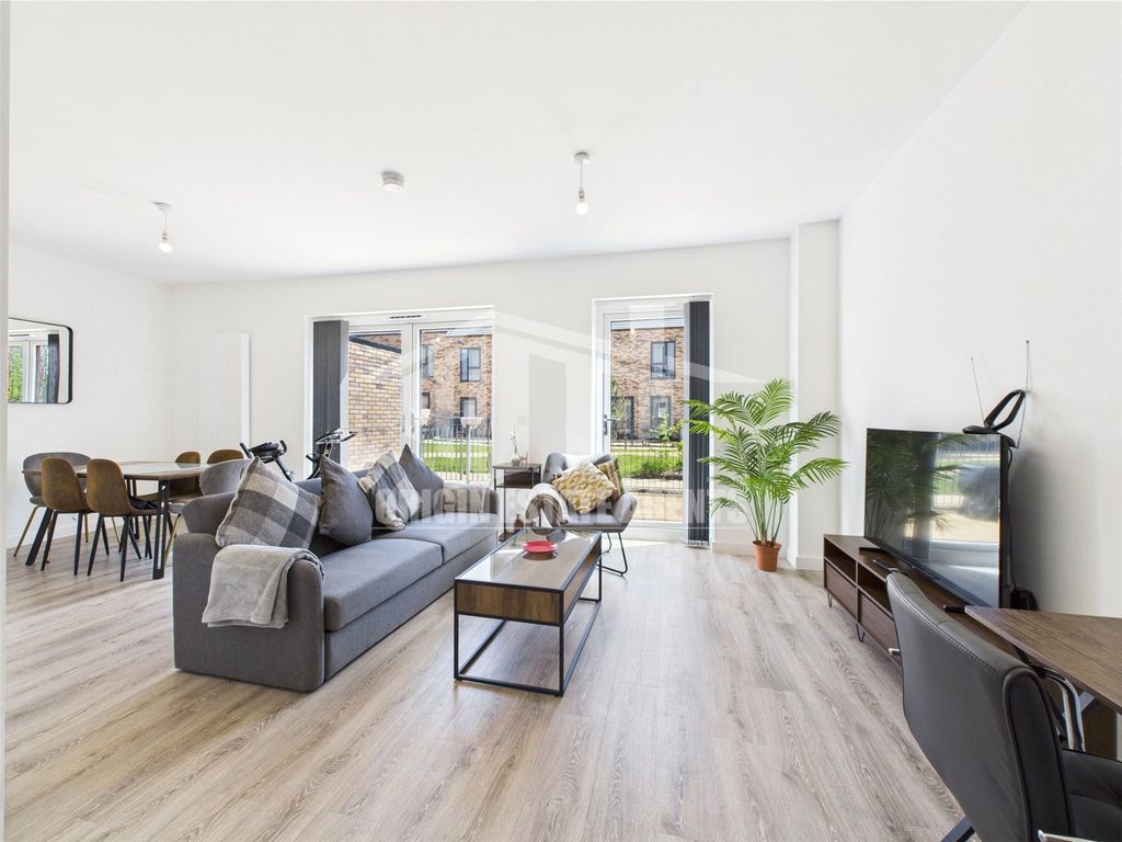 Property photo 2 of 19 Picture No. 17