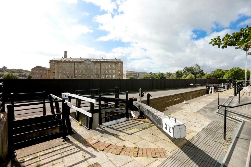 Property photo 3 of 7 Fh116.Jpg