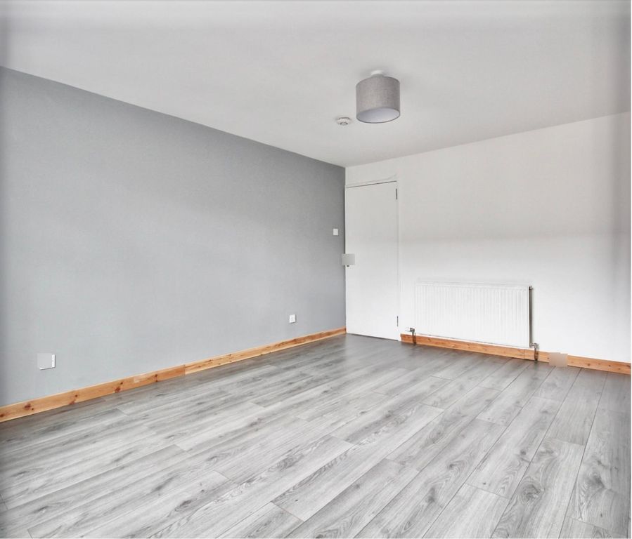 Property photo 3 of 17 Photo 2