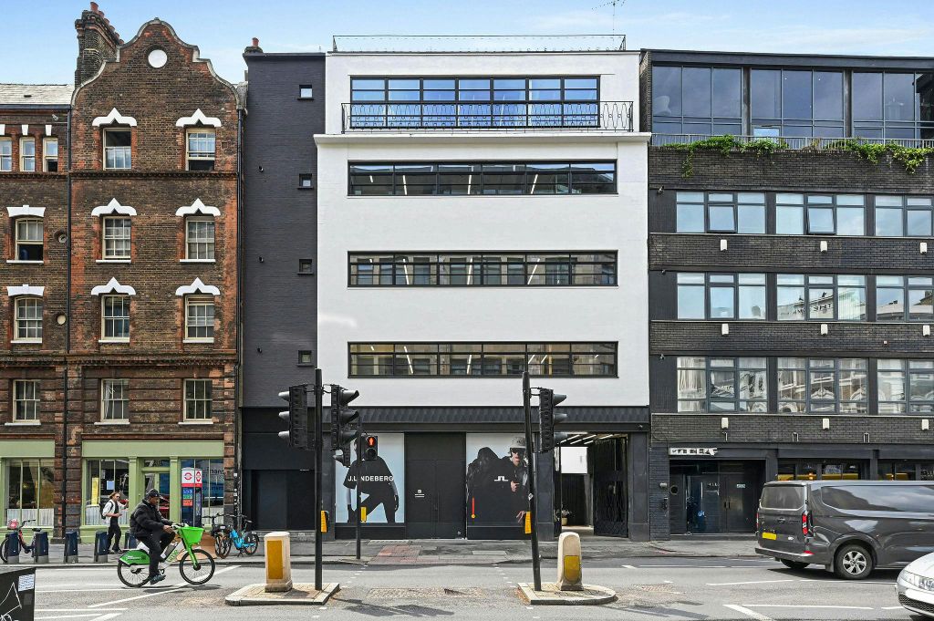 Property photo 3 of 12 Olbc155Commercialstreet18.Jpg