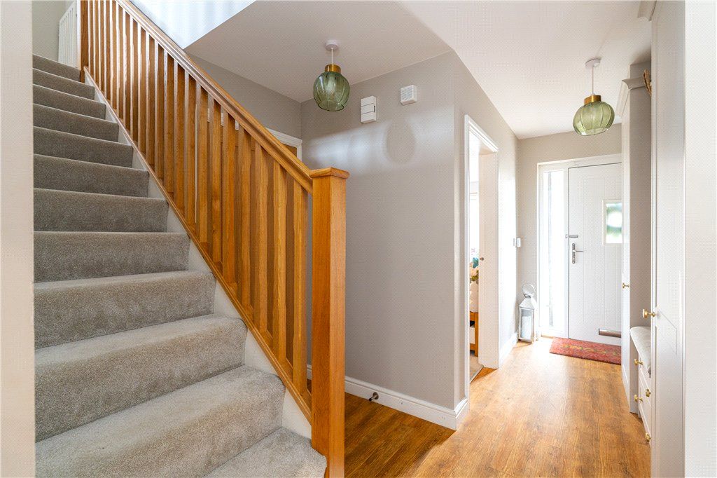 Property photo 2 of 21 Entrance Hall