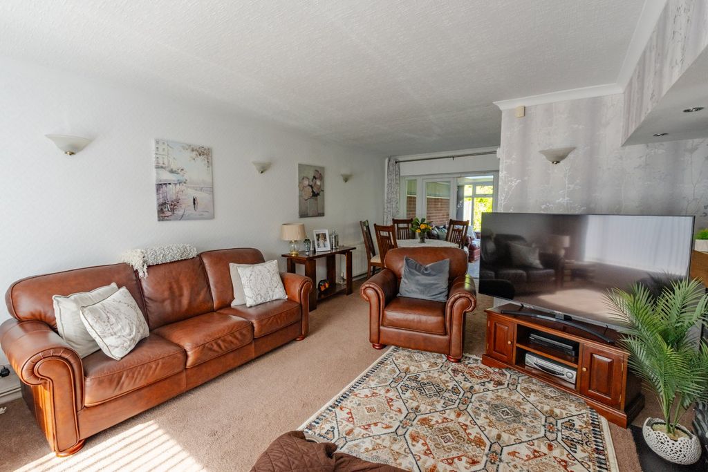 Property photo 2 of 19 Picture No. 13