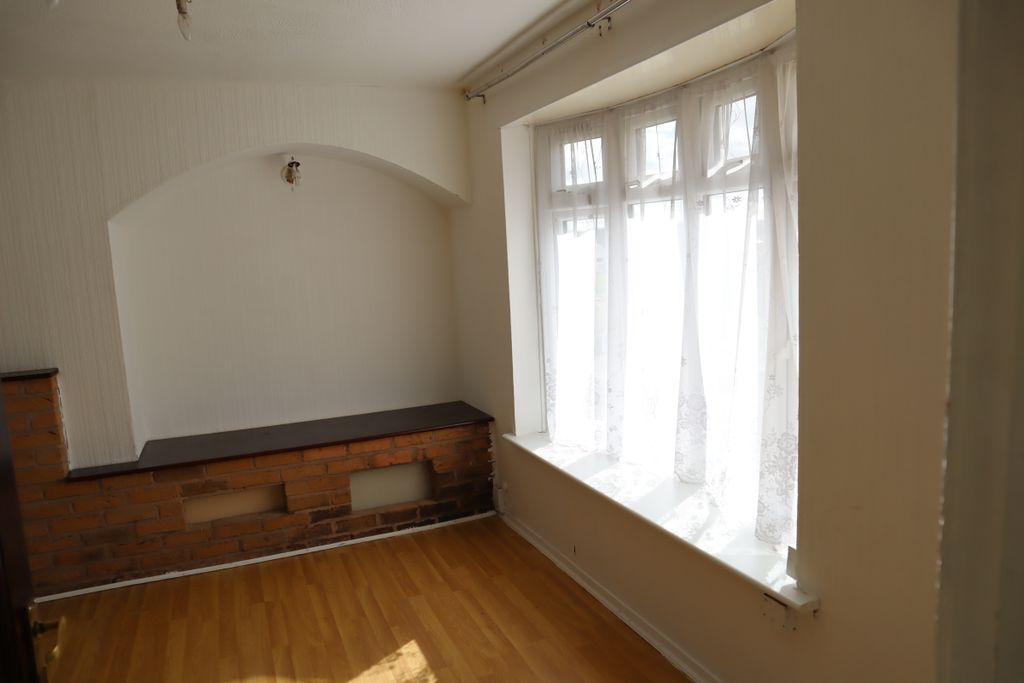 Property photo 3 of 43