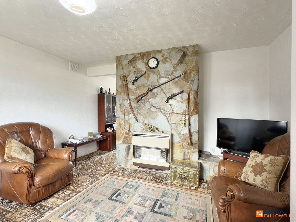 Property photo 2 of 29