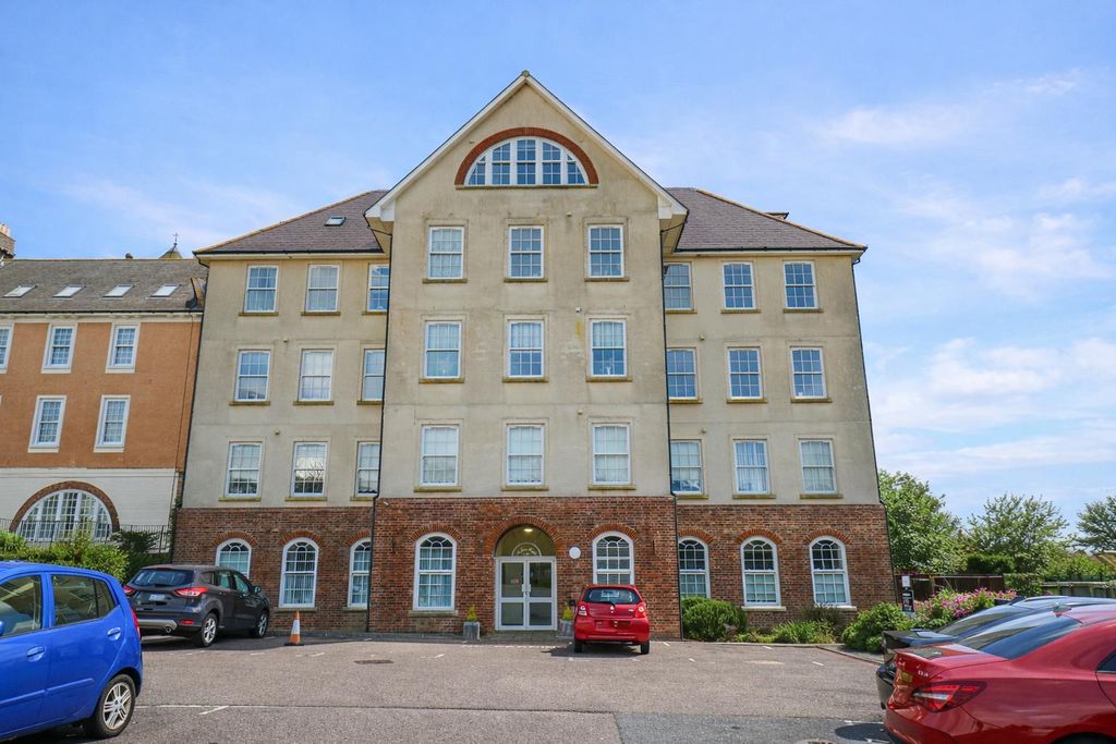 Property photo 1 of 18 Eb87c443-Cb5E-40Ed-A97F-De05991760Db.Png