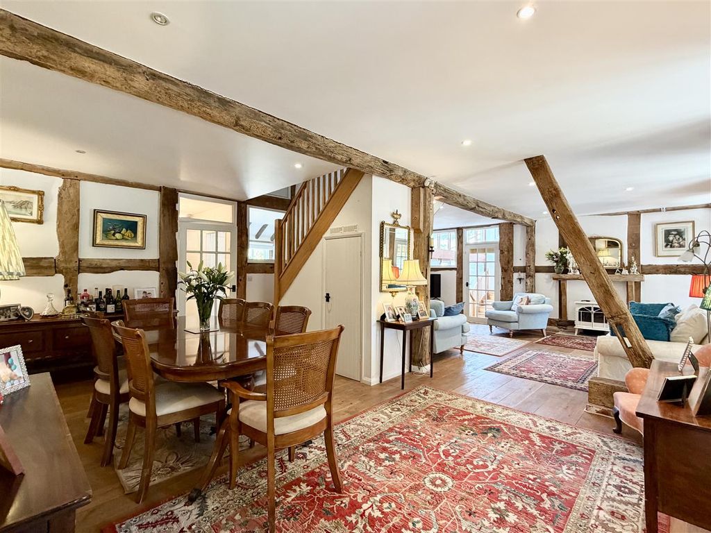 Property photo 2 of 47