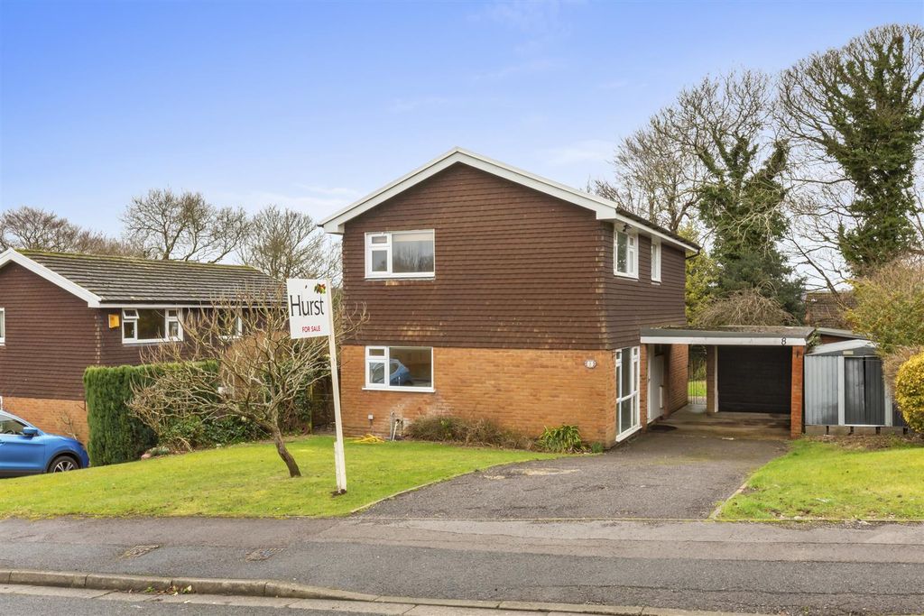 Property photo 1 of 18 8 Foxhill Close, Hp13 5Bl-9.Jpg