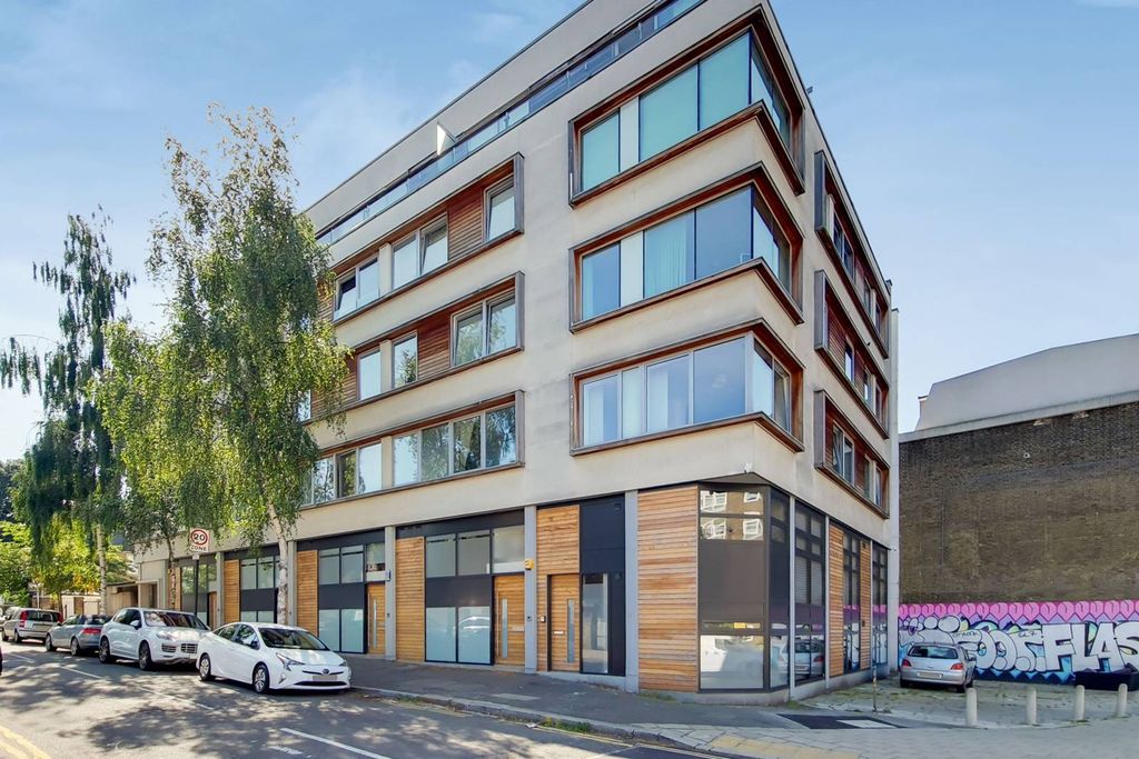 Property photo 2 of 12