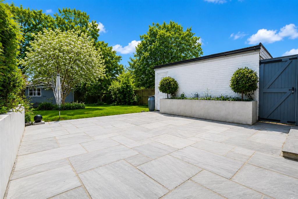 Property photo 3 of 17 9ce6648F-Ab12-493E-Aa8E-B5A3441Dd1E2.Png