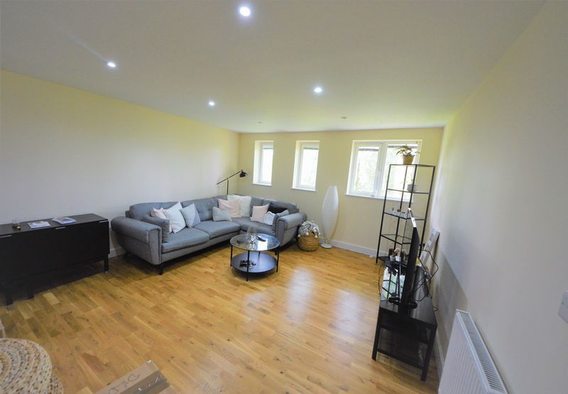 Property photo 3 of 6 Photo 5