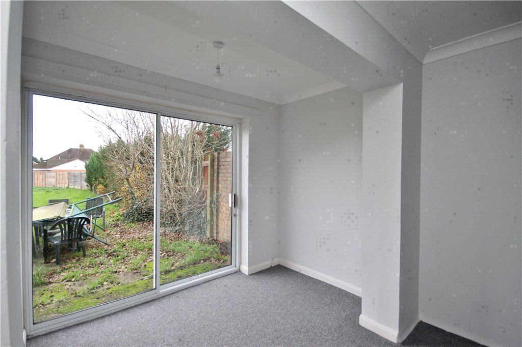 Property photo 3 of 10 Dining Room