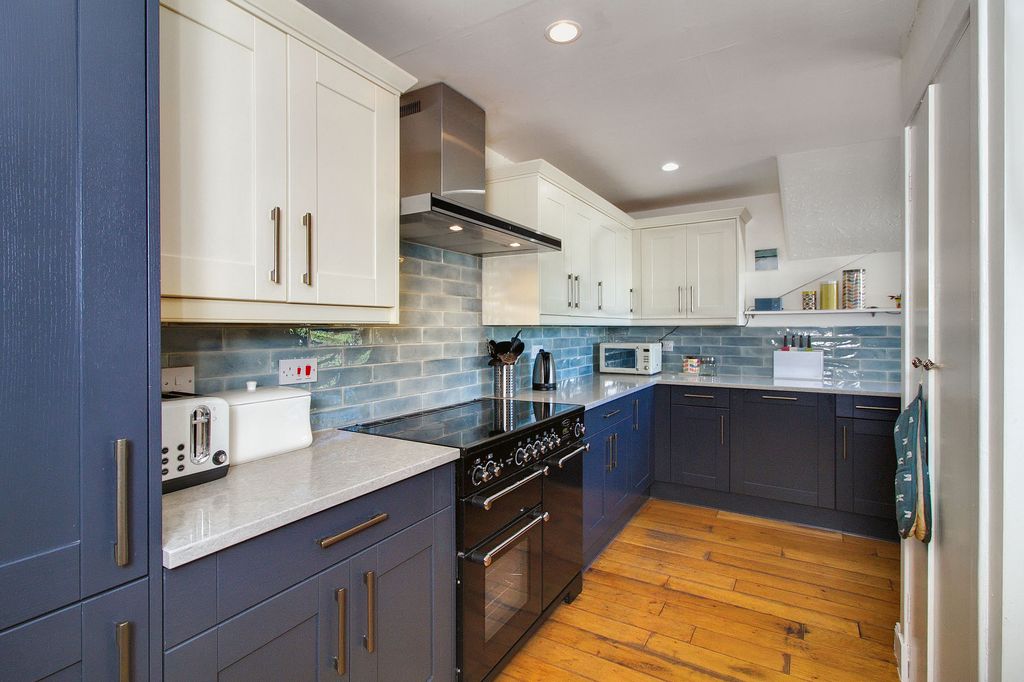 Property photo 3 of 12 Property Image 3