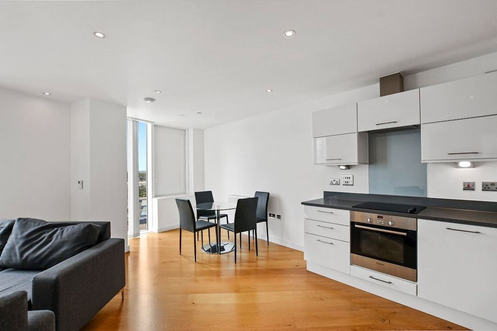 Property photo 2 of 16 Picture No. 01