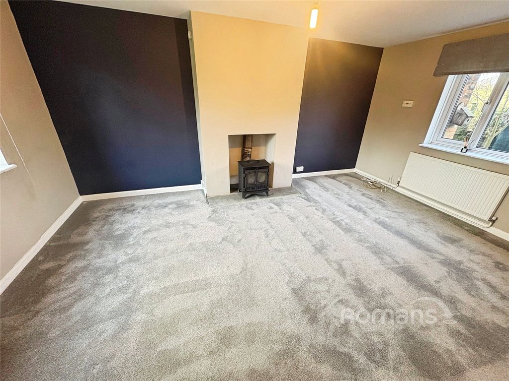 Property photo 3 of 19 Lounge