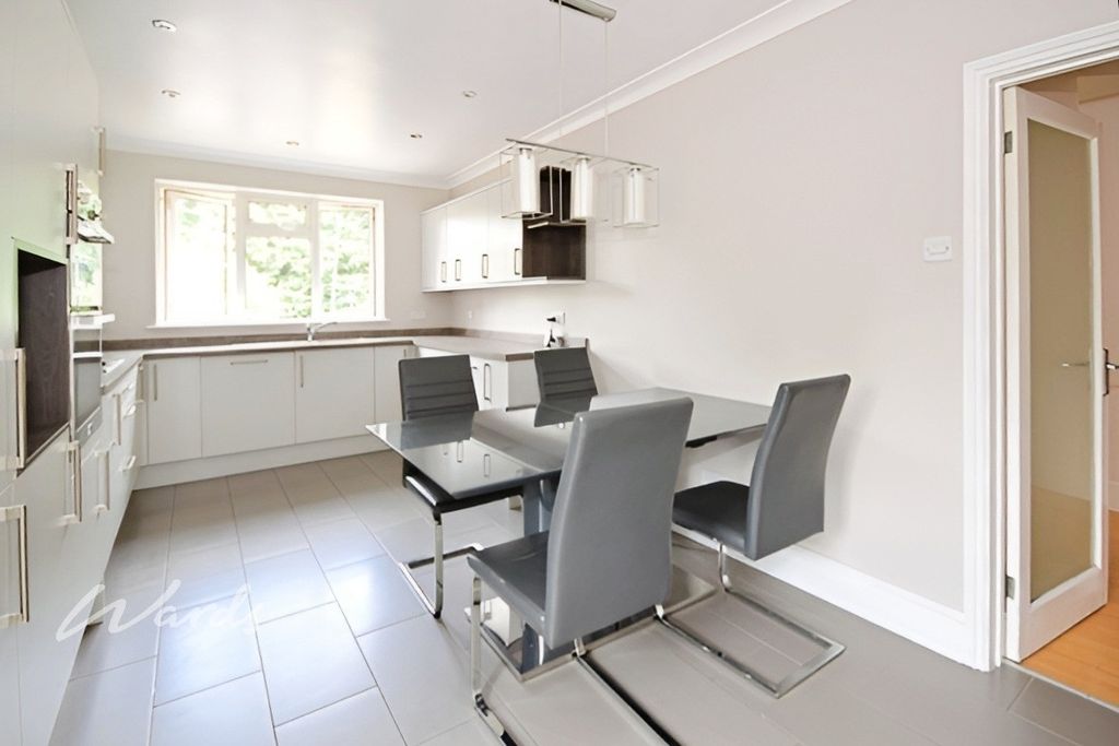 Property photo 3 of 18 Kitchen-Diner