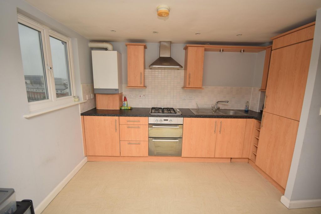 Property photo 3 of 9 Kitchen
