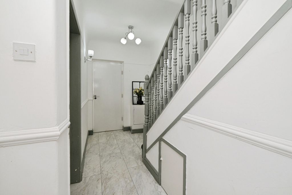 Property photo 3 of 20 Pbox-Img.Jpg