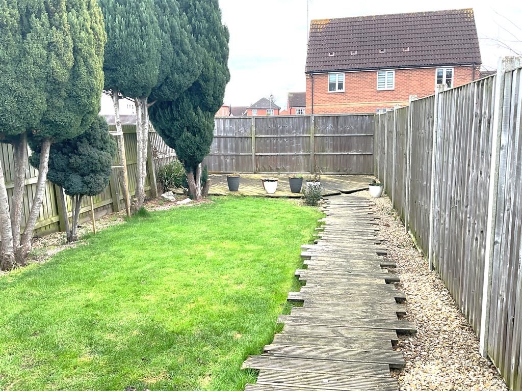 Property photo 2 of 8 Garden