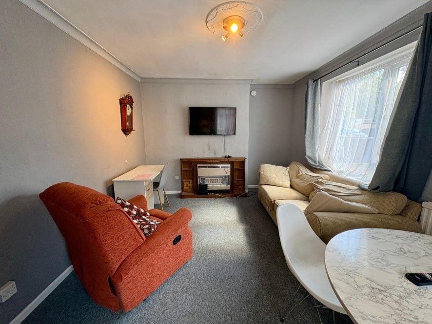 Property photo 3 of 12
