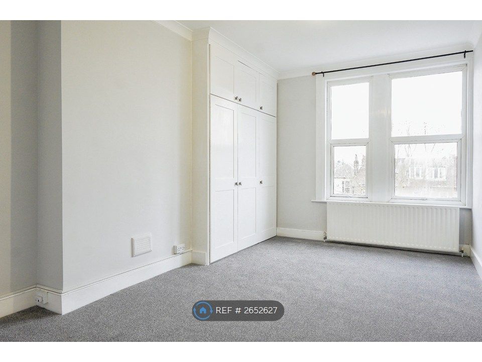 Property photo 2 of 12 Large Reception