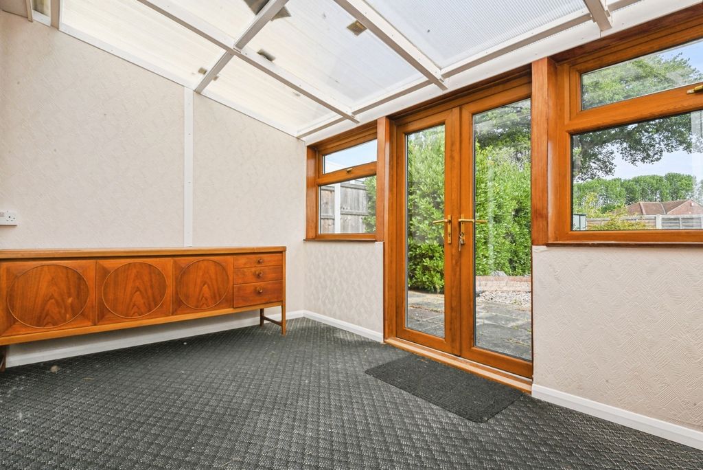 Property photo 3 of 14 Conservatory