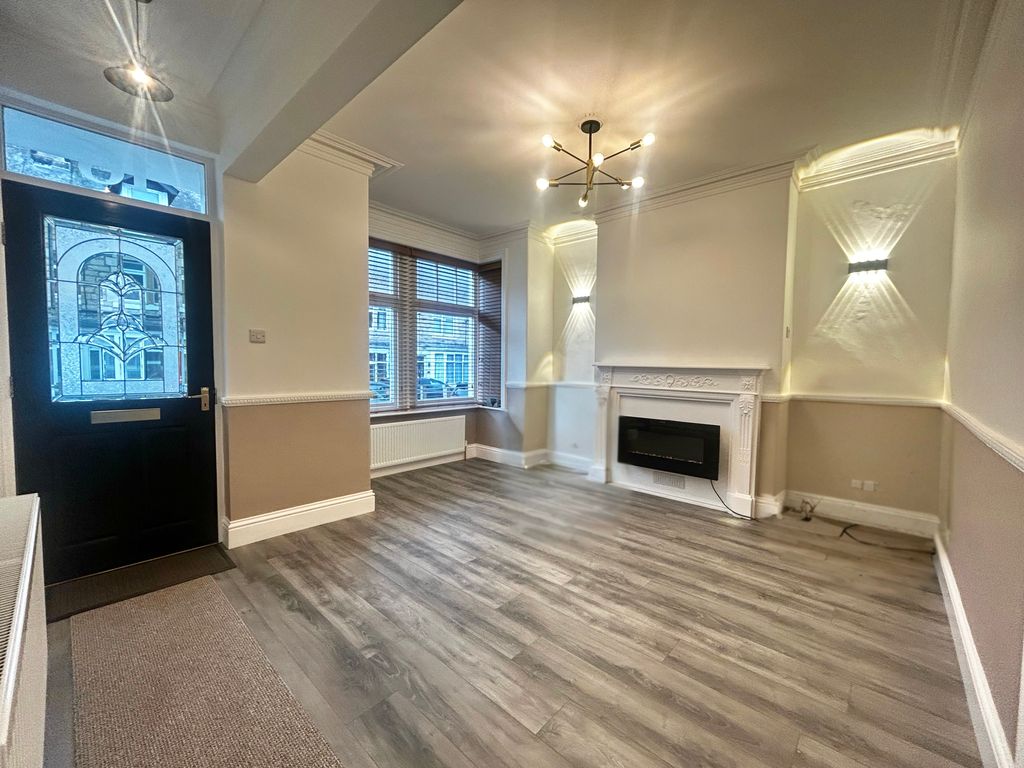 Property photo 3 of 23 Living Room