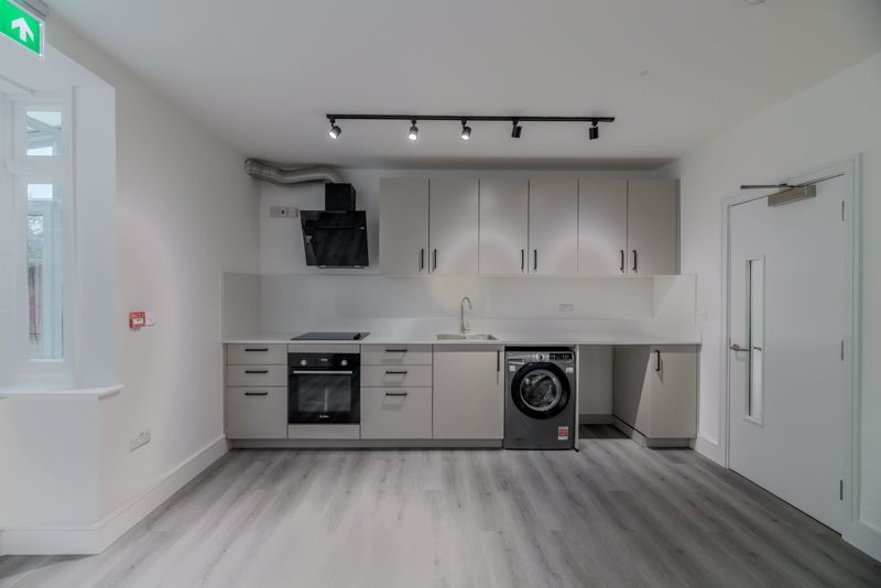 Property photo 2 of 11 Photo 9