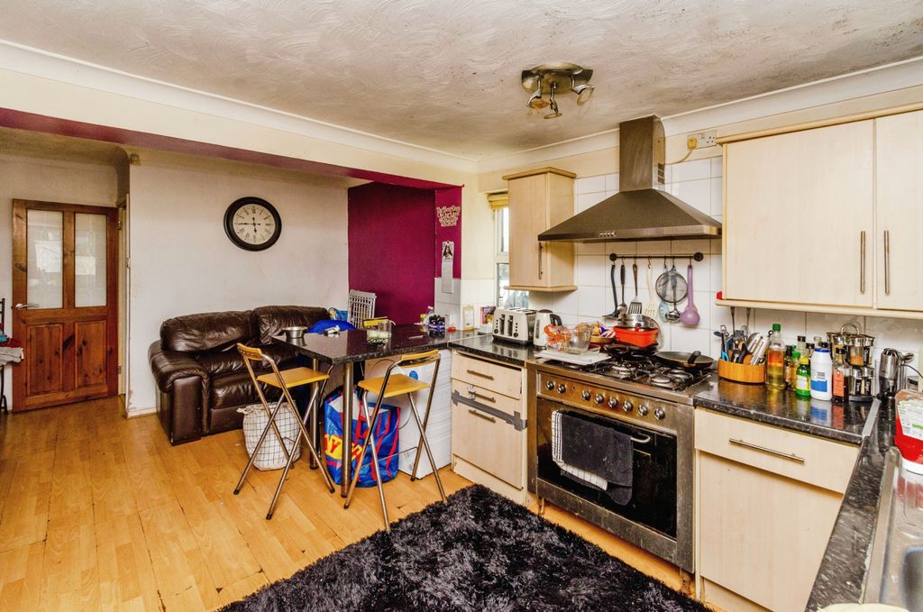 Property photo 3 of 17 Photography