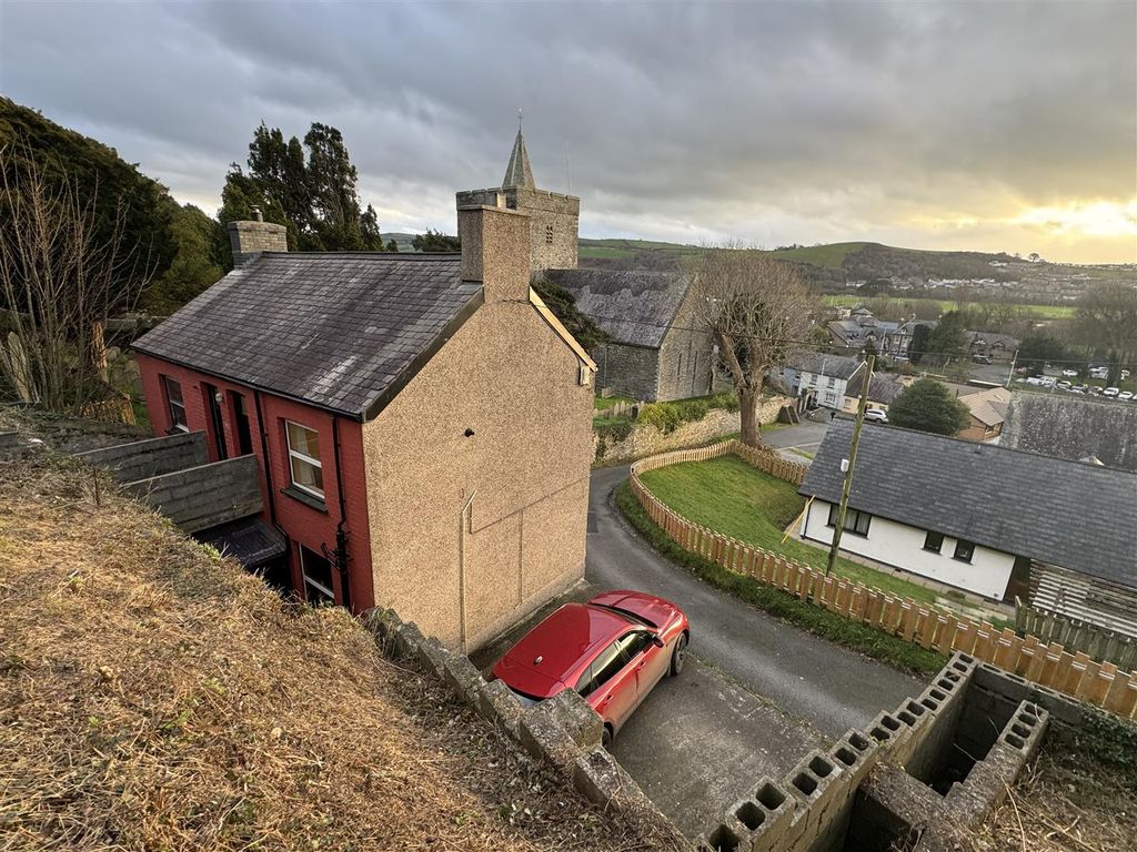 Property photo 2 of 15 Externally