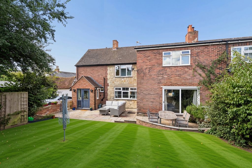 Property photo 2 of 34
