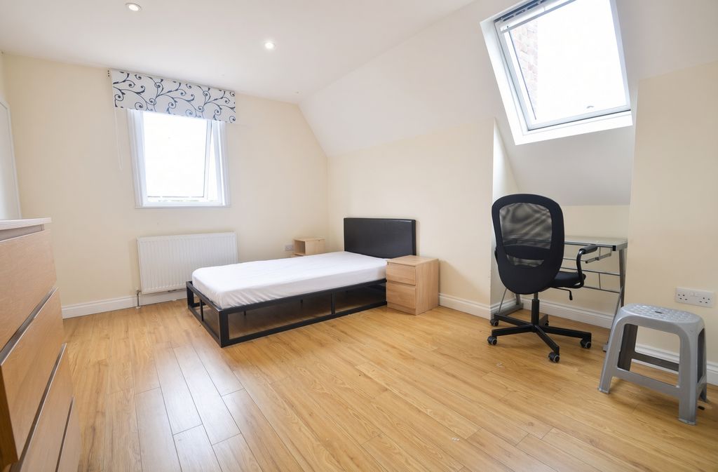 Property photo 1 of 5 Lj6O2